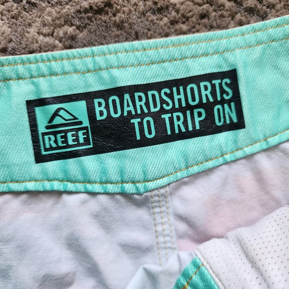 Reef Life's Short Go Surfing Board Shorts Size 30 Turquoise Blue Beach Swim - Picture 3 of 8
